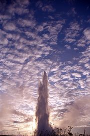 ストロックル間欠泉（Wikipediaより）