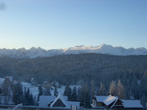 2000メートル級の山脈、タトラ山地はポーランドとチェコ、スロヴァキアの国境に位置