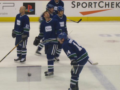 左からスロバキア代表、スウェーデン代表、カナダ代表（候補）