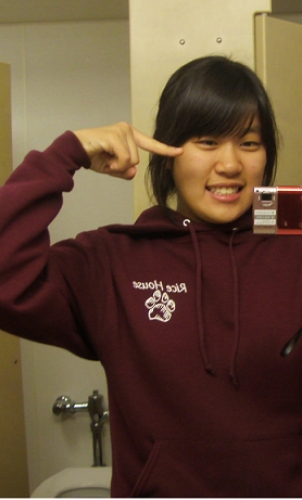 ハナさんはマディソン　カントリー　デー　スクール　に留学している韓国人です