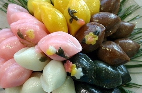 松一という韓国の食べ物の色も、味もいろいろあります。