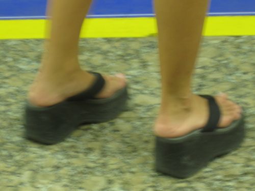 ブラジル人女性に人気の厚底靴