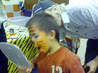 トラ模様に塗ってもらった息子