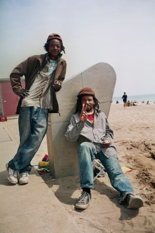 ちょうど私が行った頃、一服し始めていました。ヨセフ君は左