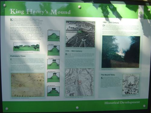 さっきの景色が見える場所： KING HENRY`S MOUND