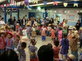 幼稚園でのクアドリーリャの発表会