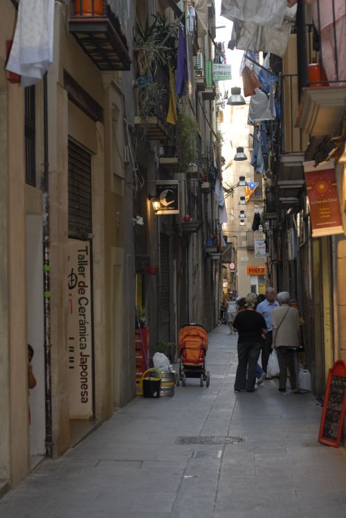 バルセロナ３区の細い路地
