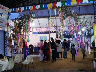 星に願いを・・・すき焼き祭り会場内の七夕飾り