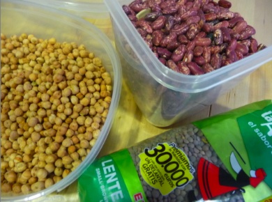 スペインでは本当によく食べる豆類。面倒くさいようですが、圧力鍋で煮るのであっという間に料理できます