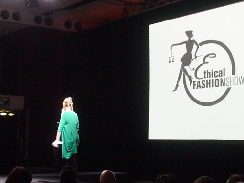 昨年10月にパリで開催された「エシカルファッションショー」の模様