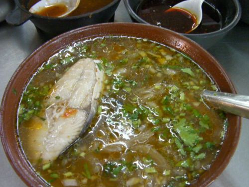 肉無し豚汁に魚の切り身「カルド・ミチ」名前の由来が知りたい