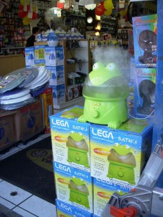 近所の電気屋さんで販売されている加湿器