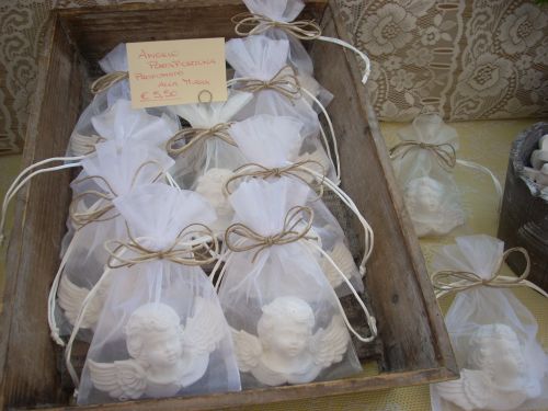 ミルラの香りのする幸運を呼ぶ天使の形の防虫芳香剤