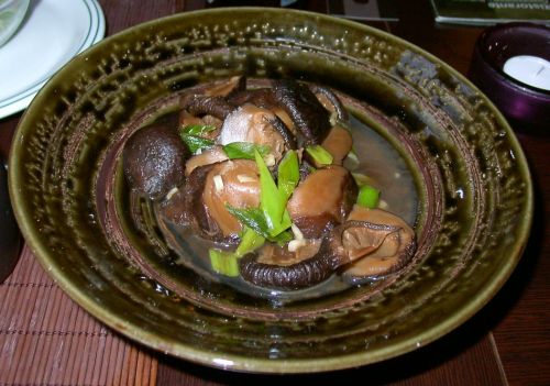 SHITAKE を頼むと本当にシイタケだけが!