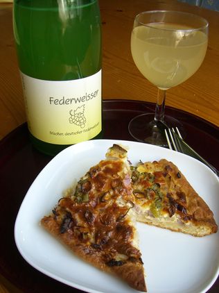 ドイツの秋の味覚!フェーダーヴァイサーと玉ねぎケーキ