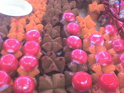 お供え用の蒸しケーキ。食用ではありません