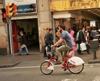パリのは、シックなグレー色。