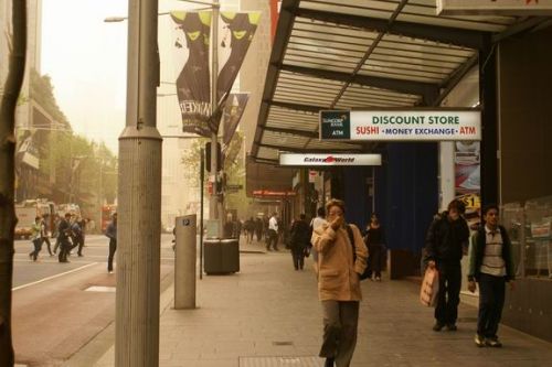 シティの空も黄色に染まりました