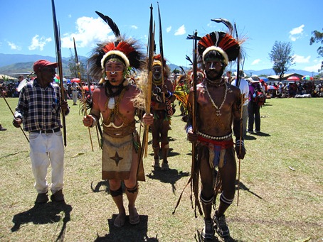 この肌の白い人は…