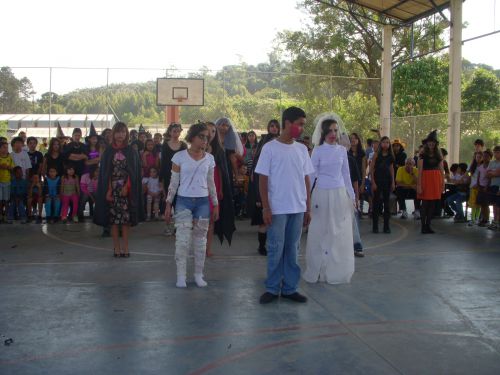 サンパウロ州立学校でのハロウィーンパーティーの様子