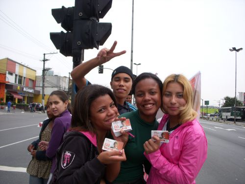 労働党（PT）の上院議員候補マルタ氏を応援していた若者