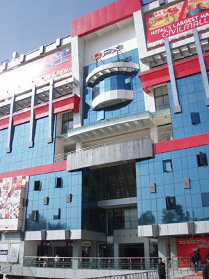 オープンしたばかりのネパール最大のショッピングモール