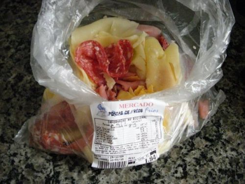 かなりお得なハムやチーズの切れ端｢ポンタ・デ・フリオス｣