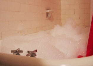 泡を入れすぎた泡風呂