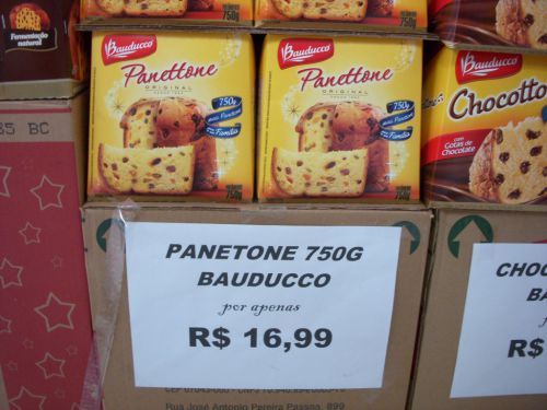 スーパーで市販されているパネトーネ