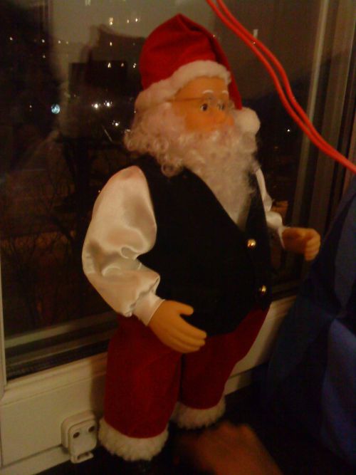 スウェーデン語でサンタクロースはjultomte（ユールトムテ）