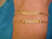 友人のAさんも、持っていました出産祝いのブレスレット