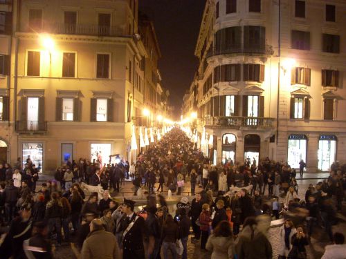 スペイン階段より見るコンドッティ通り