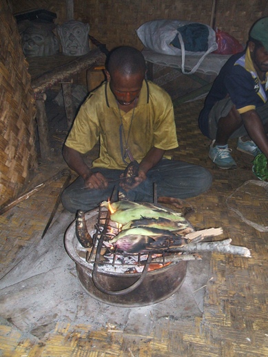 焼いたサツマイモとトウモロコシ