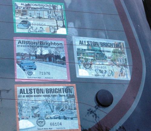 ステッカーは更新制ですが、過去のものをコレクションしている人も?!