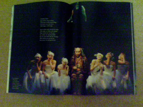 魔笛のパンフレットの中身、バレエ団も脇役に