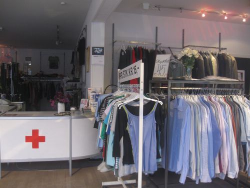 赤十字ブティック内部