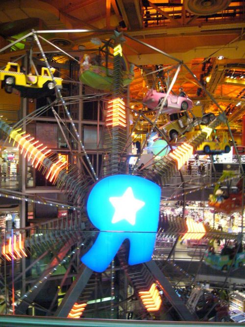 お店に入ると観覧車が！