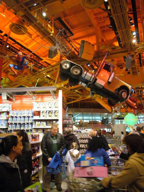 車が空を飛んでたりします