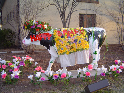そして、本物の花が増えていくと、牛の花も増えていきます