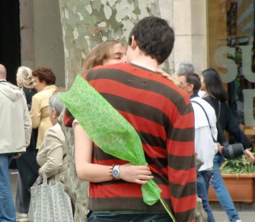 4月23日、スペインのバレンタインディとも言われている祭り日