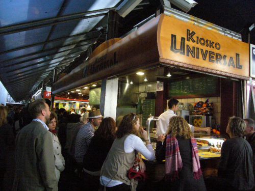 お店の様子。カウンターになっています