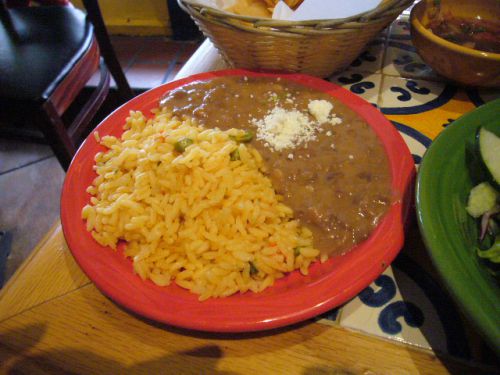 ビーンズ&ライス。タコスとセットです。ボリューム満点