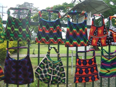 ビルムと言われる手造りバッグ