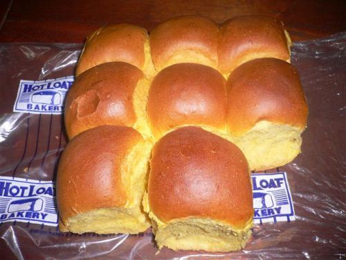 私のお気に入りのパン屋さんでいつも買う焼きたてパン