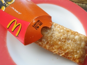 世界共通の外見、マクドナルドのパイ。でも中身は様々