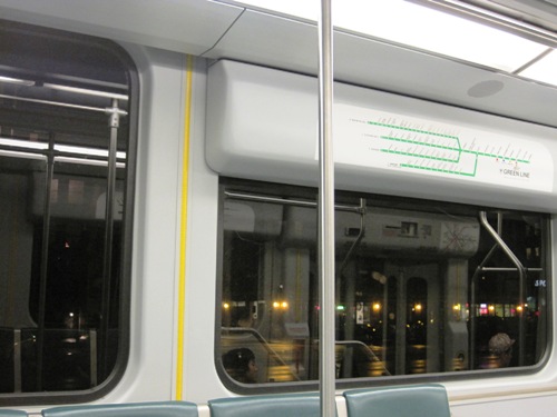 停車ボタン代わりの黄色いテープ