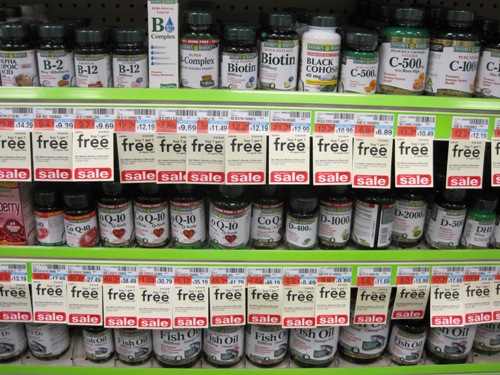 ズラーッと並んだ、“Buy 1 Get 1 Free”の表示