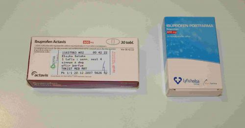 イブプロフェンの一回の摂取量も日本より随分多いという話です。 (右が400mg左が600mg)