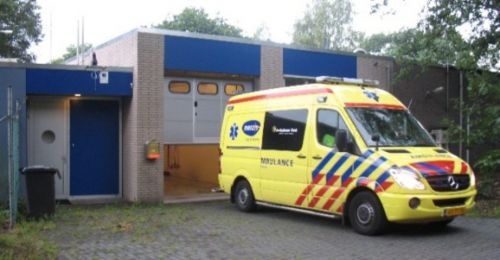 オランダの黄色い救急車