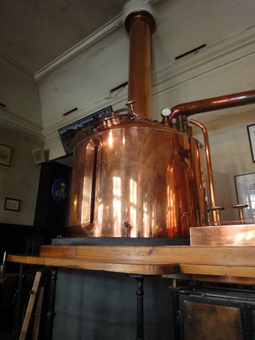ビールを醸造する大きな容器